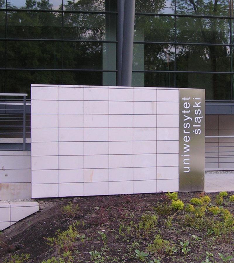 Pylony i totemy nietypowe - obrazek 3