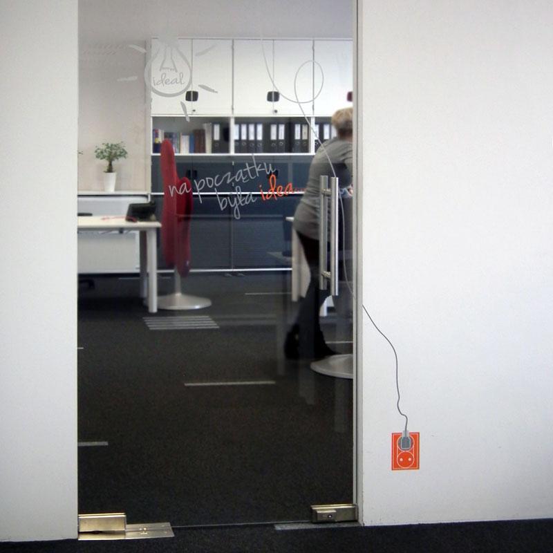 Napisy i grafiki z folii - obrazek 4