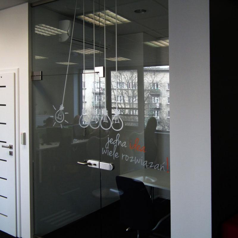 Napisy i grafiki z folii - obrazek 3