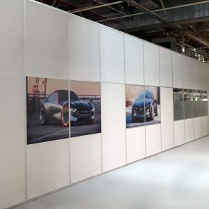 Nadruki i wyklejenia na ścianach